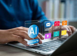 Iniciante no mercado de criptografia explorando fundamentos da negociação automática com inteligência artificial